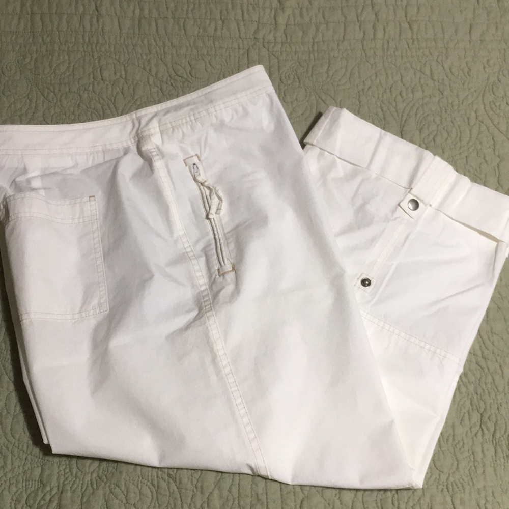 🌺🌺White Slacks/Capris🌺🌺